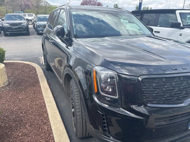 Used 2022 Kia Telluride EX w/ EX Premium Package image 2