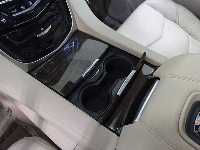 Used 2018 Cadillac Escalade Luxury AWD/4WD image 25