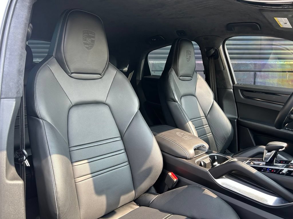 Certified 2023 Porsche Cayenne Turbo GT AWD/4WD image 25