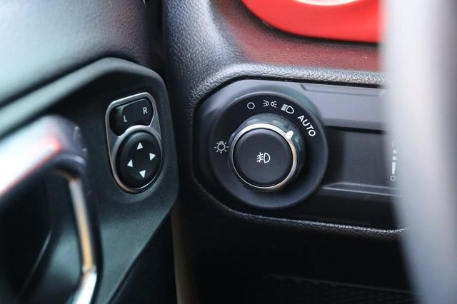 Used 2023 Jeep Wrangler Unlimited Rubicon AWD/4WD image 26