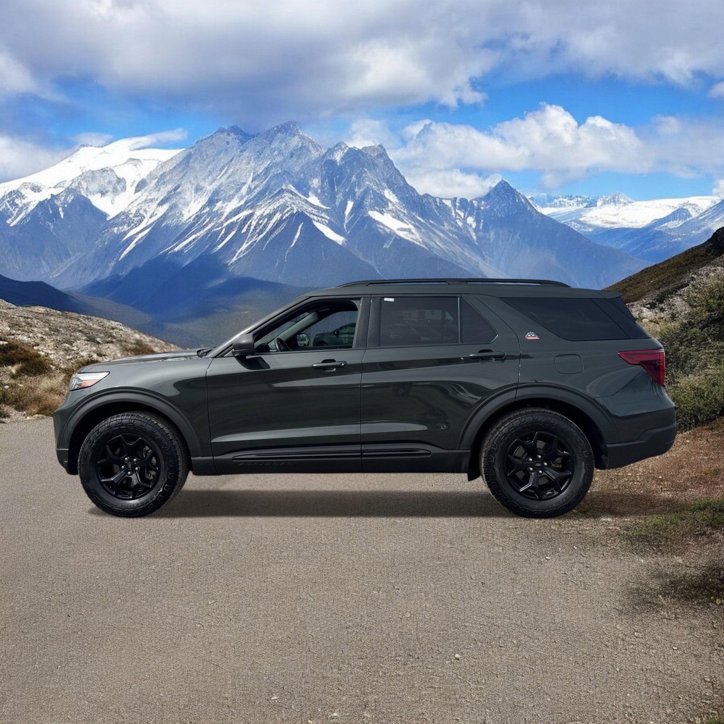 Used 2022 Ford Explorer Timberline image 2