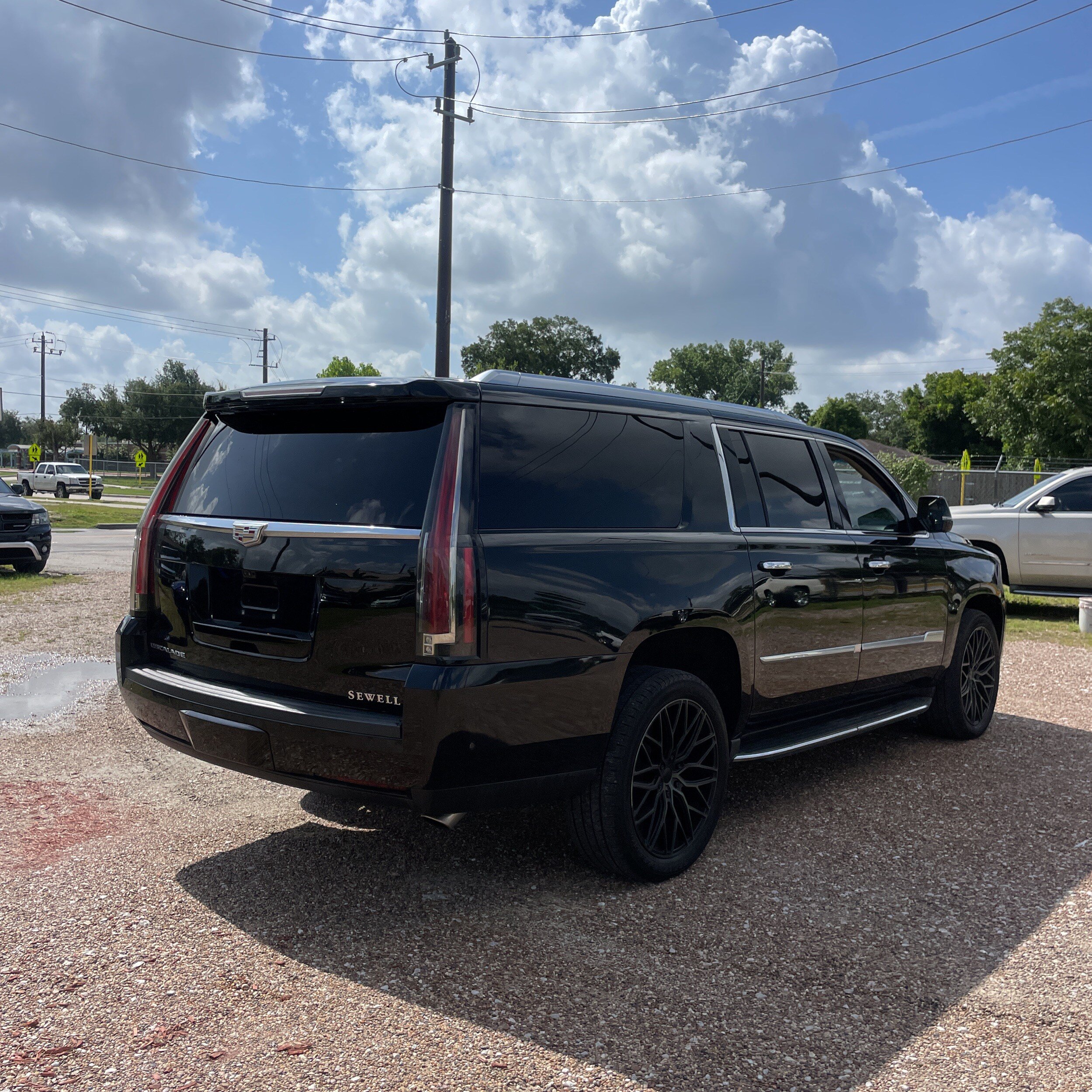 Used 2018 Cadillac Escalade ESV Luxury RWD image 13