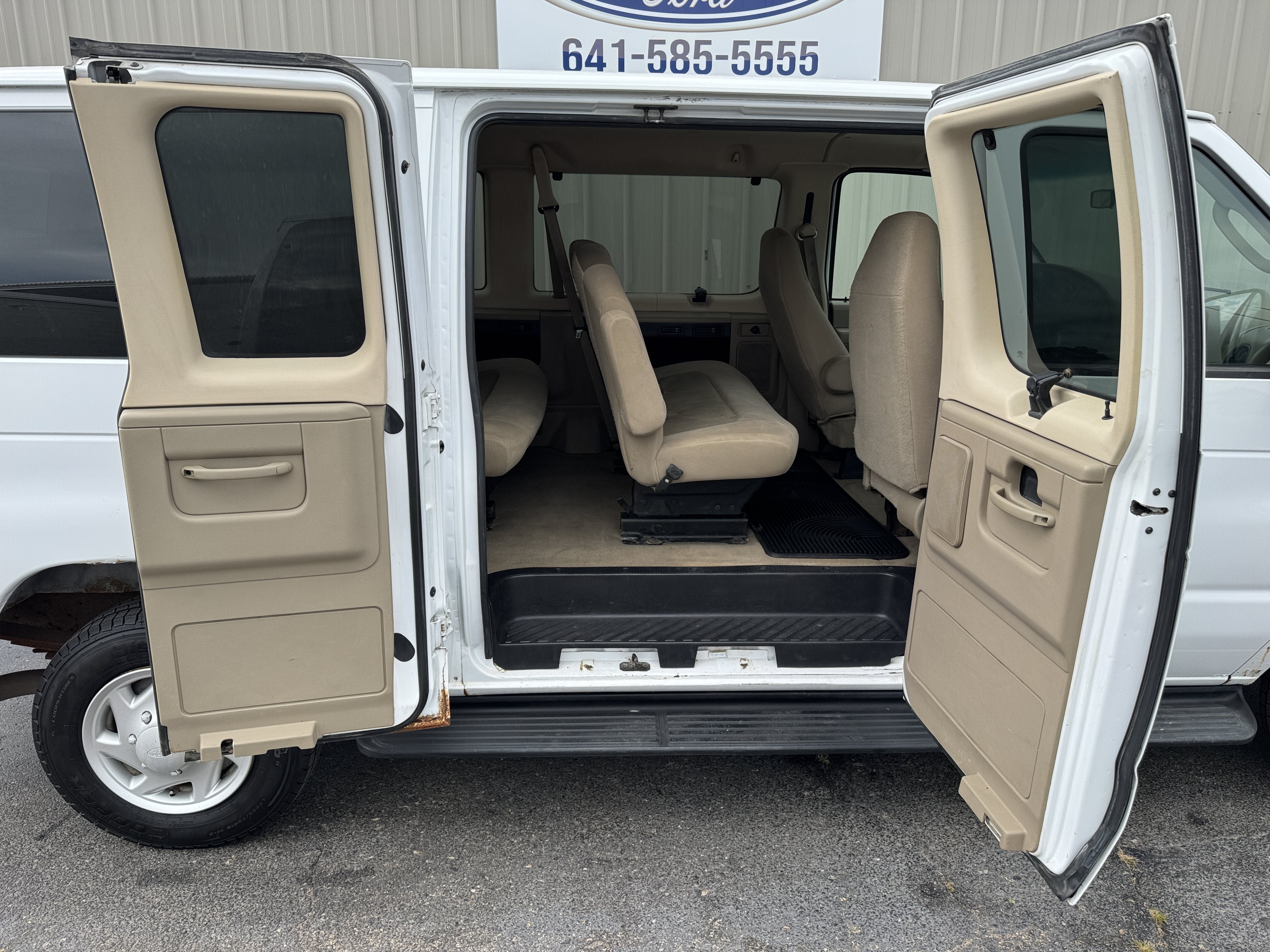 Used 2008 Ford E-350 and Econoline 350 XL RWD image 23