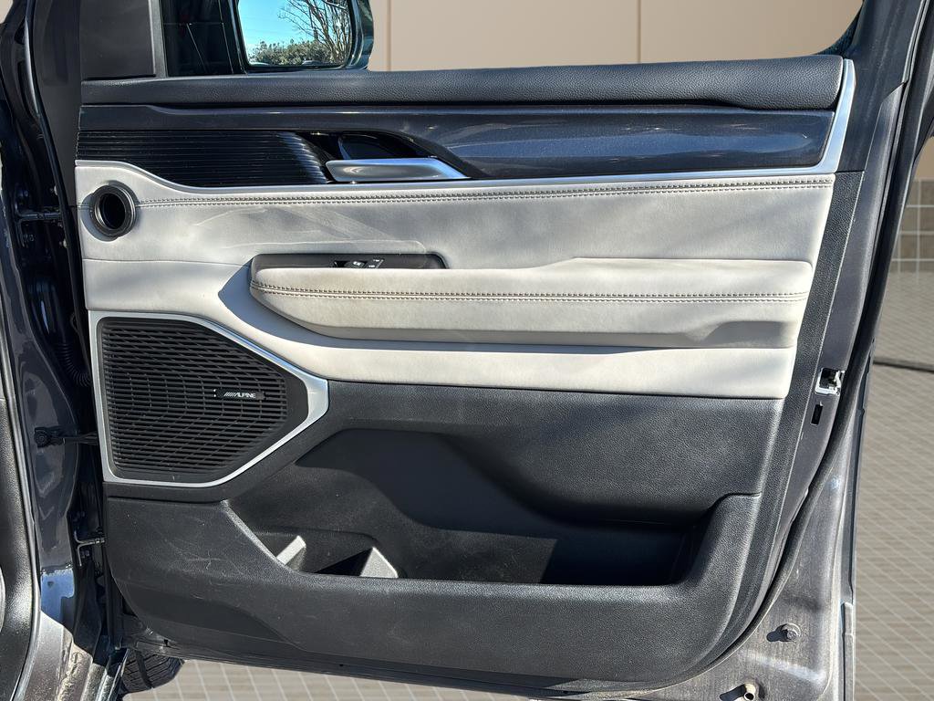 Used 2023 Jeep Wagoneer 4WD w/ Premium Group I image 38