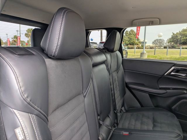 Used 2024 Mitsubishi Outlander SE Black Edition image 31