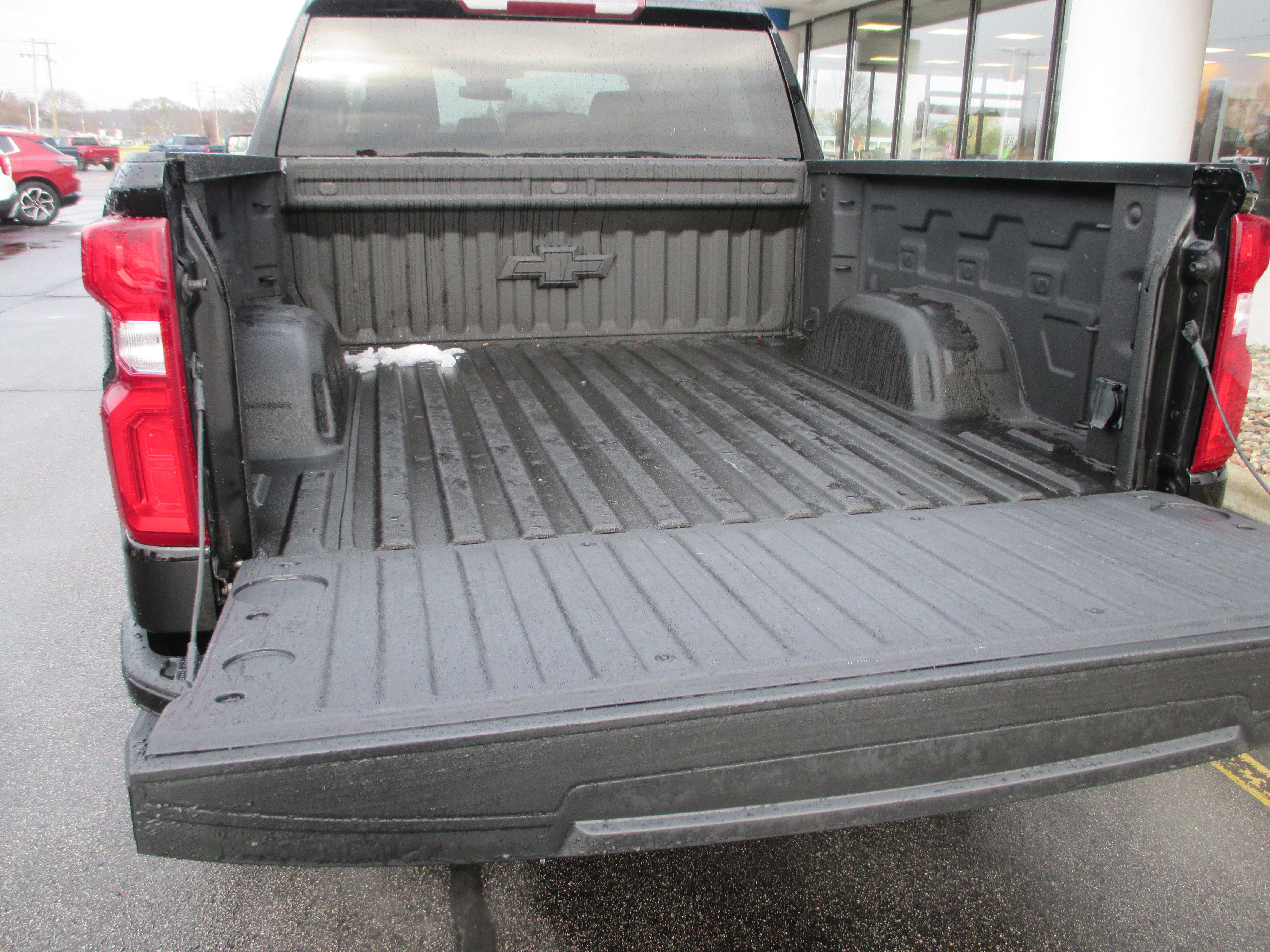 Used 2023 Chevrolet Silverado 1500 RST w/ Z71 Off-Road Package AWD/4WD image 10
