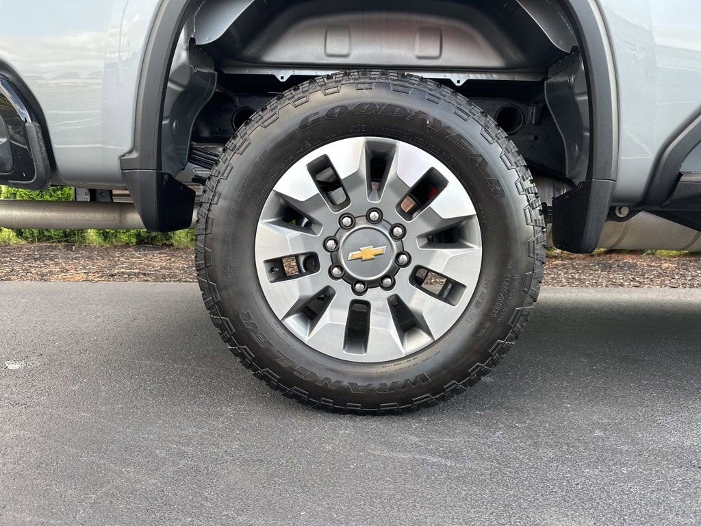 Used 2025 Chevrolet Silverado 2500 Custom w/ Custom Value Package AWD/4WD image 35