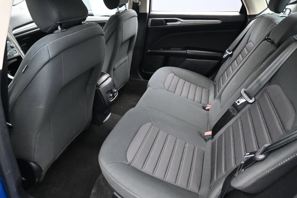 Used 2020 Ford Fusion SE FWD image 28