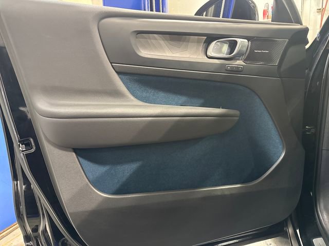 Used 2023 Volvo XC40 Recharge Ultimate image 21