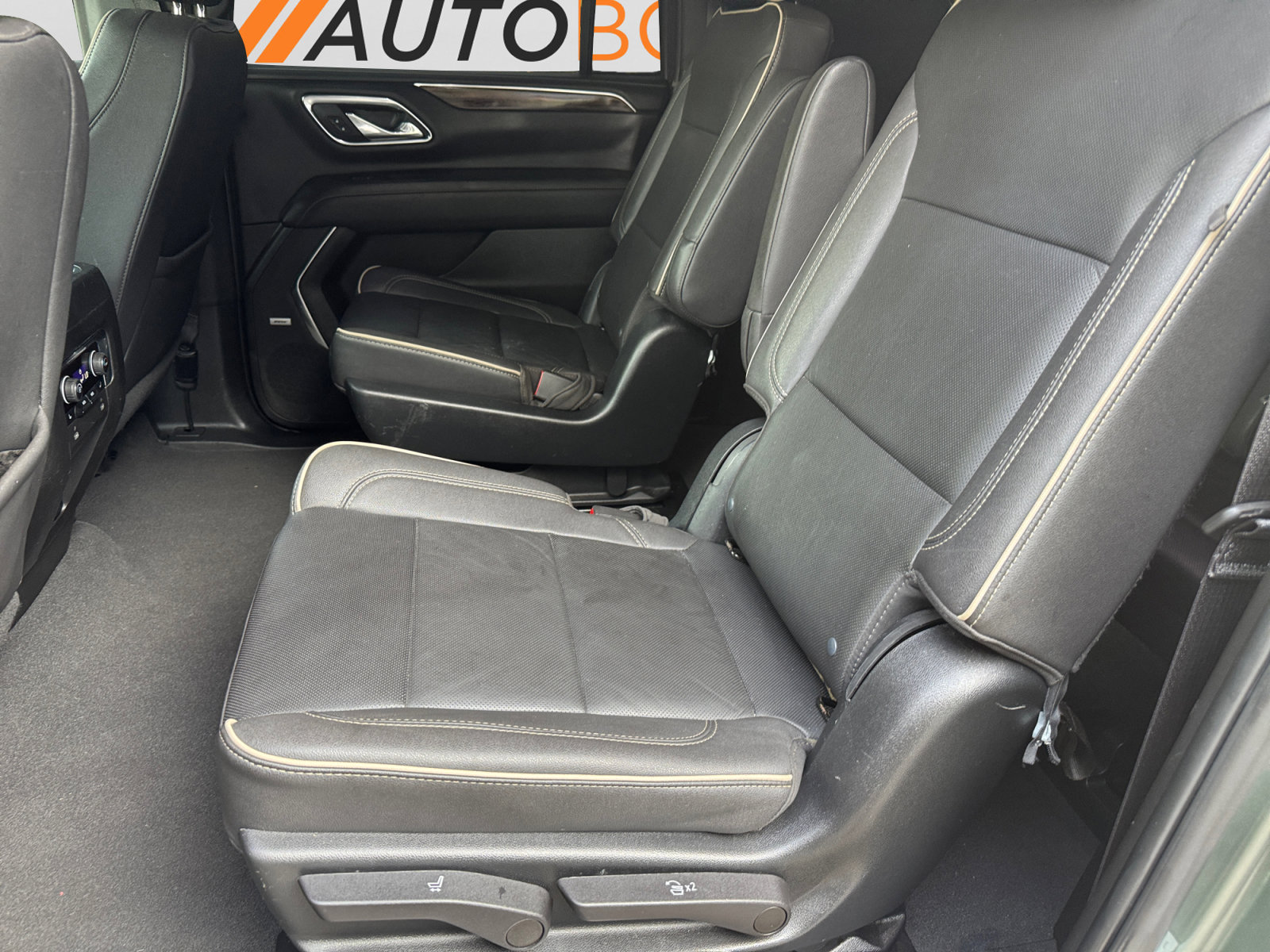 Used 2023 Chevrolet Suburban Premier AWD/4WD image 14