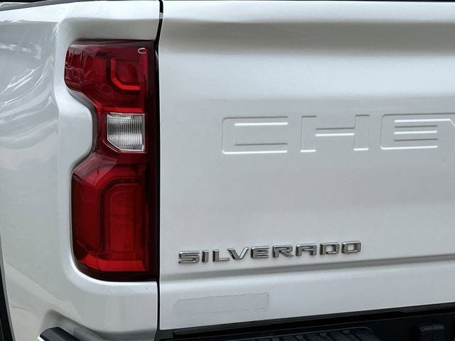Used 2021 Chevrolet Silverado 2500 High Country w/ Z71 Off-Road Package AWD/4WD image 7