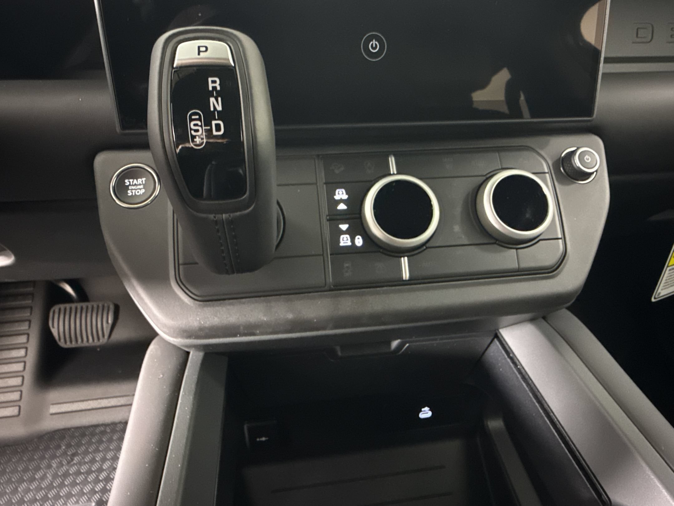 New 2026 Land Rover Defender 130 S AWD/4WD image 17