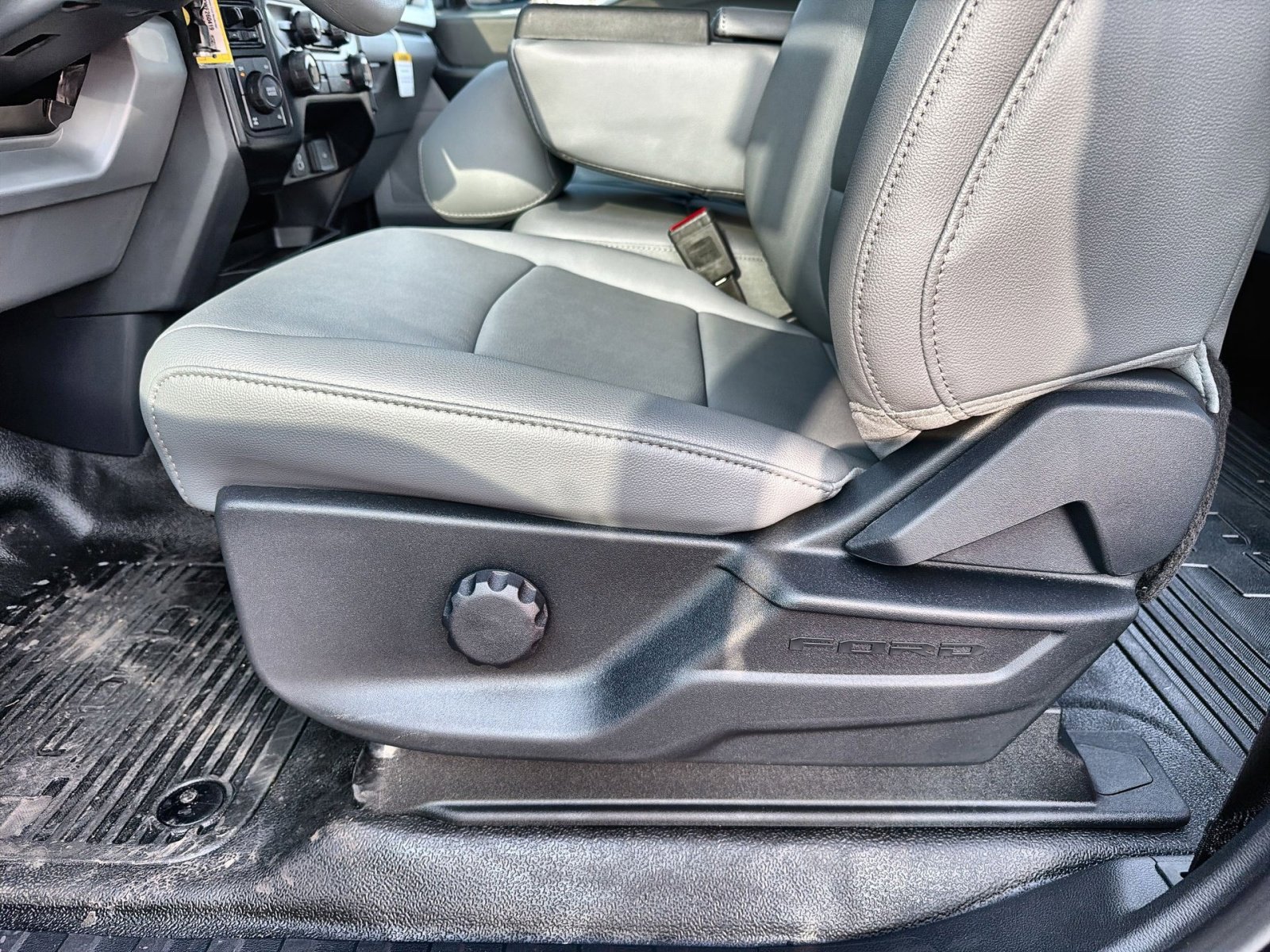 New 2026 Ford F350 XL w/ XL Chrome Package image 25