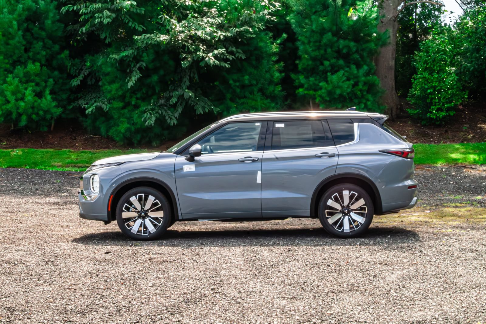 New 2025 Mitsubishi Outlander SEL image 4