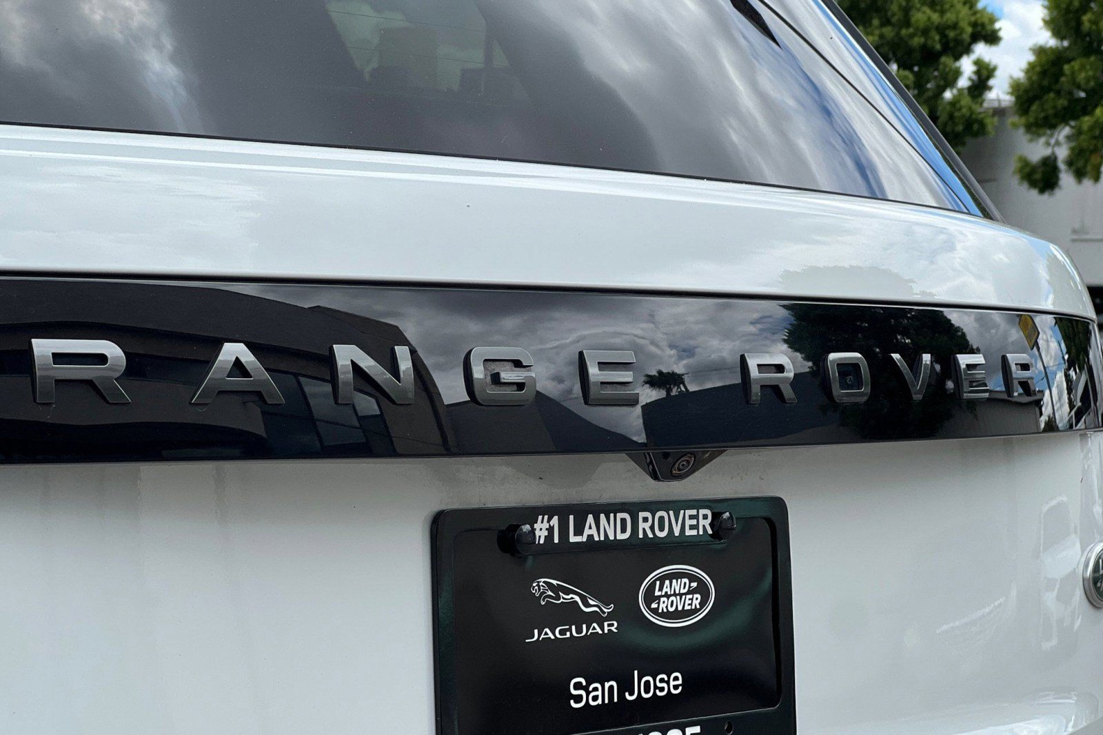 Certified 2023 Land Rover Range Rover Autobiography AWD/4WD image 24