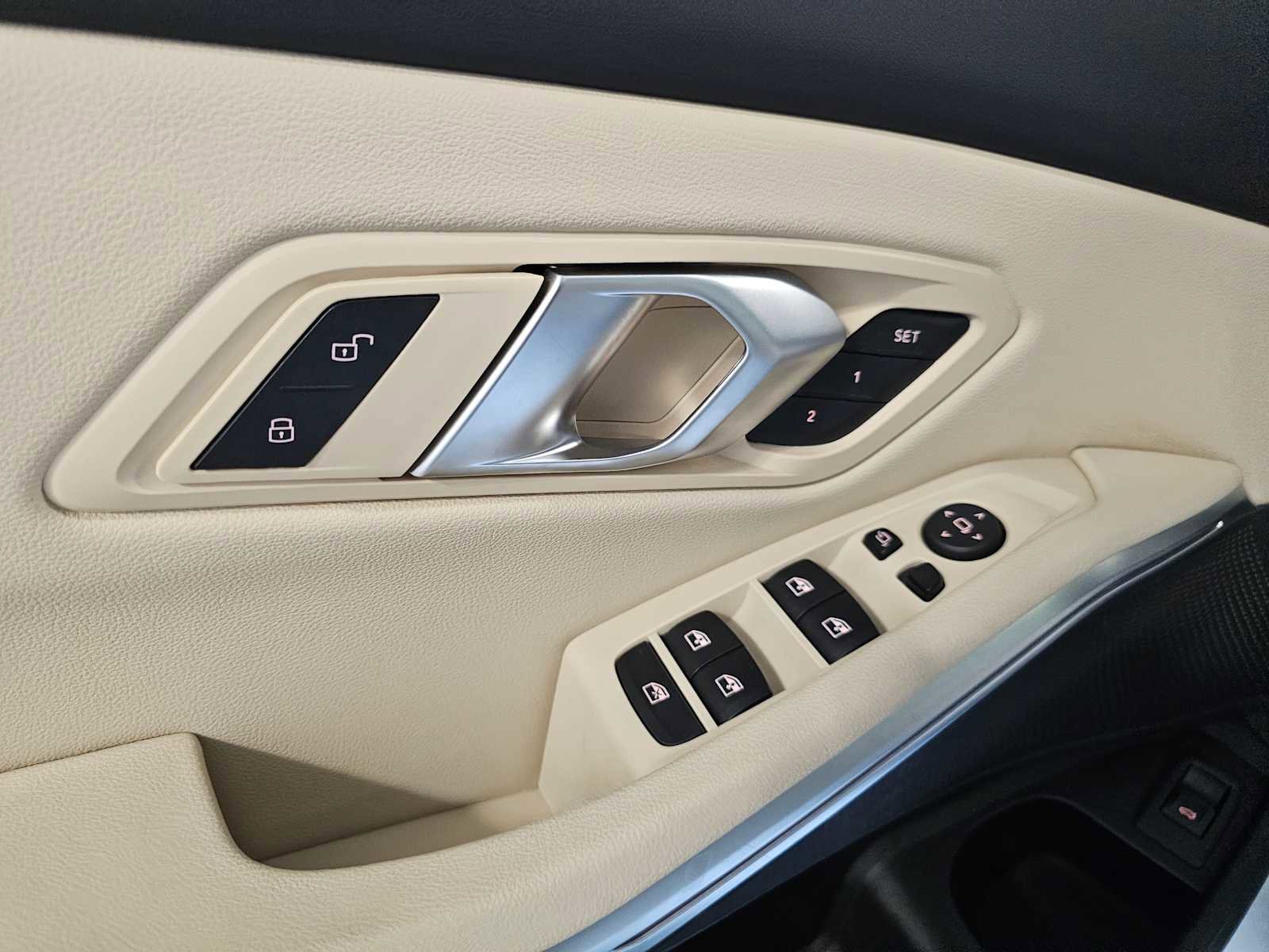 Used 2025 BMW 330i xDrive 330i xDrive w/ Premium Package image 31