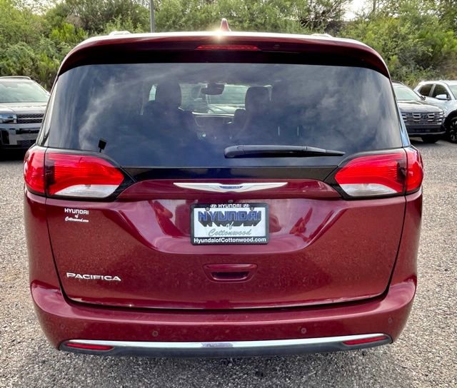 Used 2020 Chrysler Pacifica Touring-L Plus FWD image 4