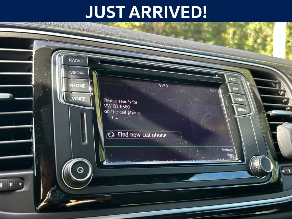 Used 2018 Volkswagen Beetle 2.0T Dune FWD image 19