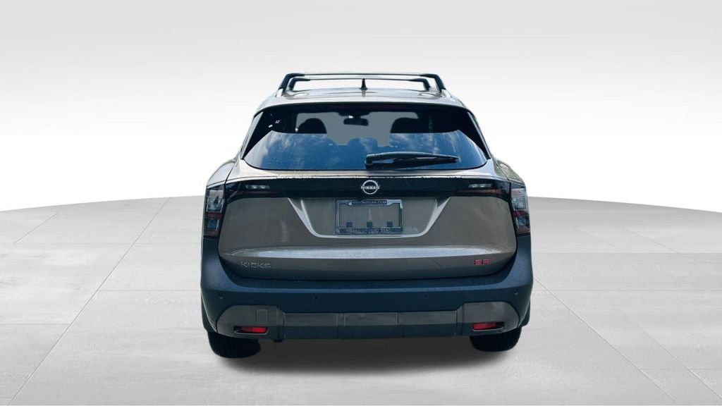New 2026 Nissan Kicks SR FWD image 7
