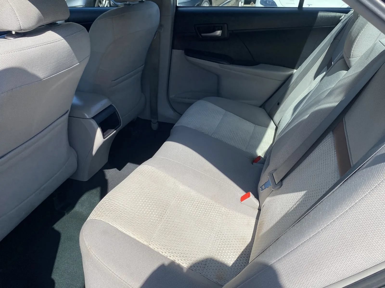 Used 2014 Toyota Camry LE FWD image 8