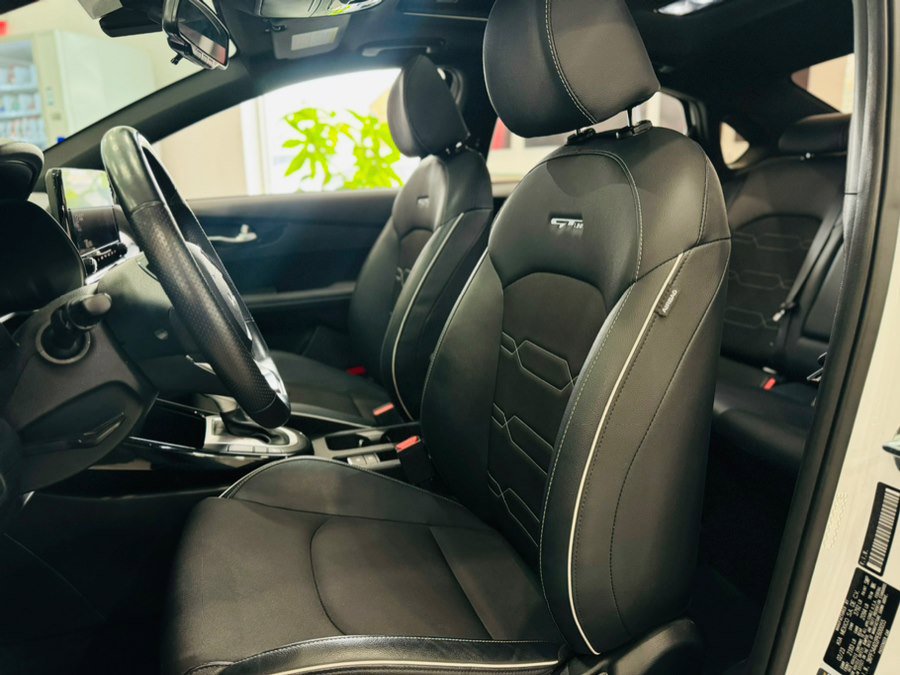 Used 2023 Kia Forte GT-Line w/ GT-Line Premium Package image 14