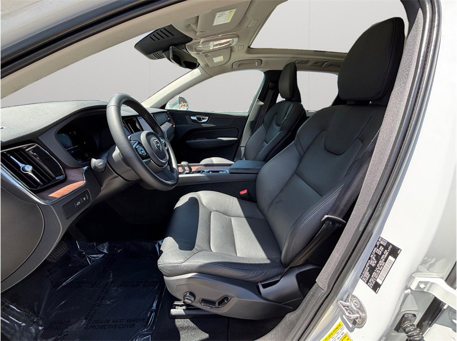 Used 2023 Volvo XC60 T8 Plus w/ Climate Package AWD/4WD image 2