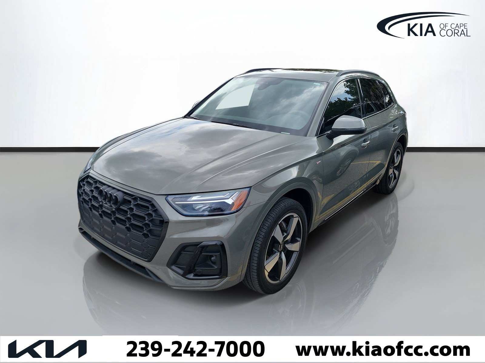 Used 2023 Audi Q5 2.0T Premium Plus w/ Premium Plus Package AWD/4WD image 3
