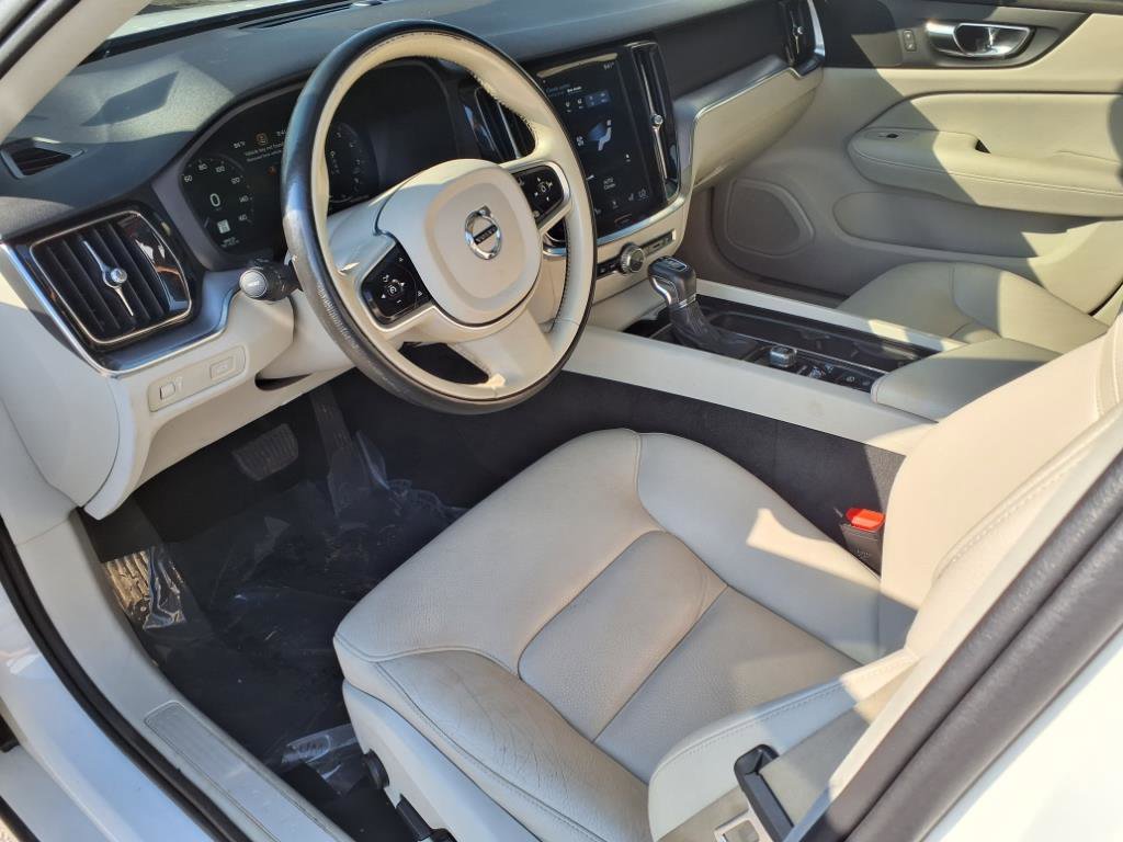 Used 2020 Volvo S60 T5 Momentum w/ Protection Package Premier image 10