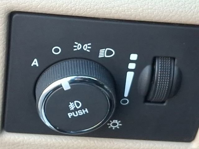 Used 2016 Jeep Grand Cherokee Limited w/ Luxury Group II image 25