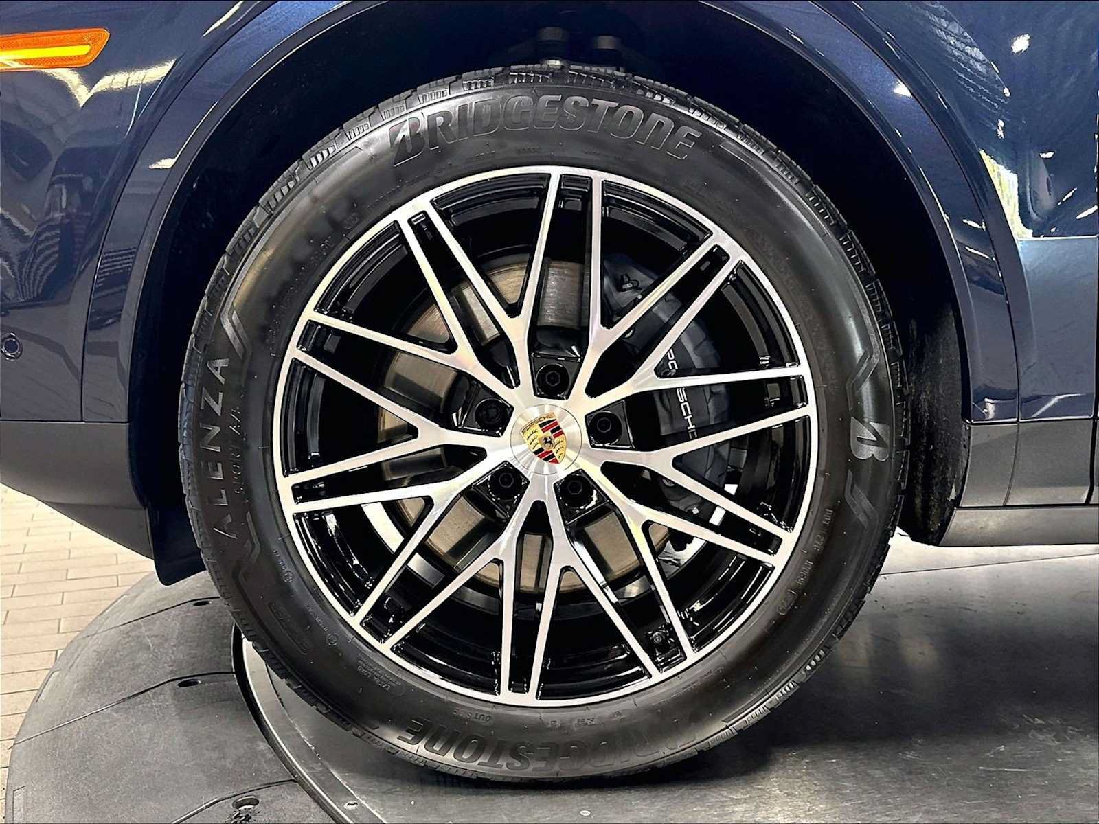 Used 2026 Porsche Cayenne Coupe AWD/4WD image 13