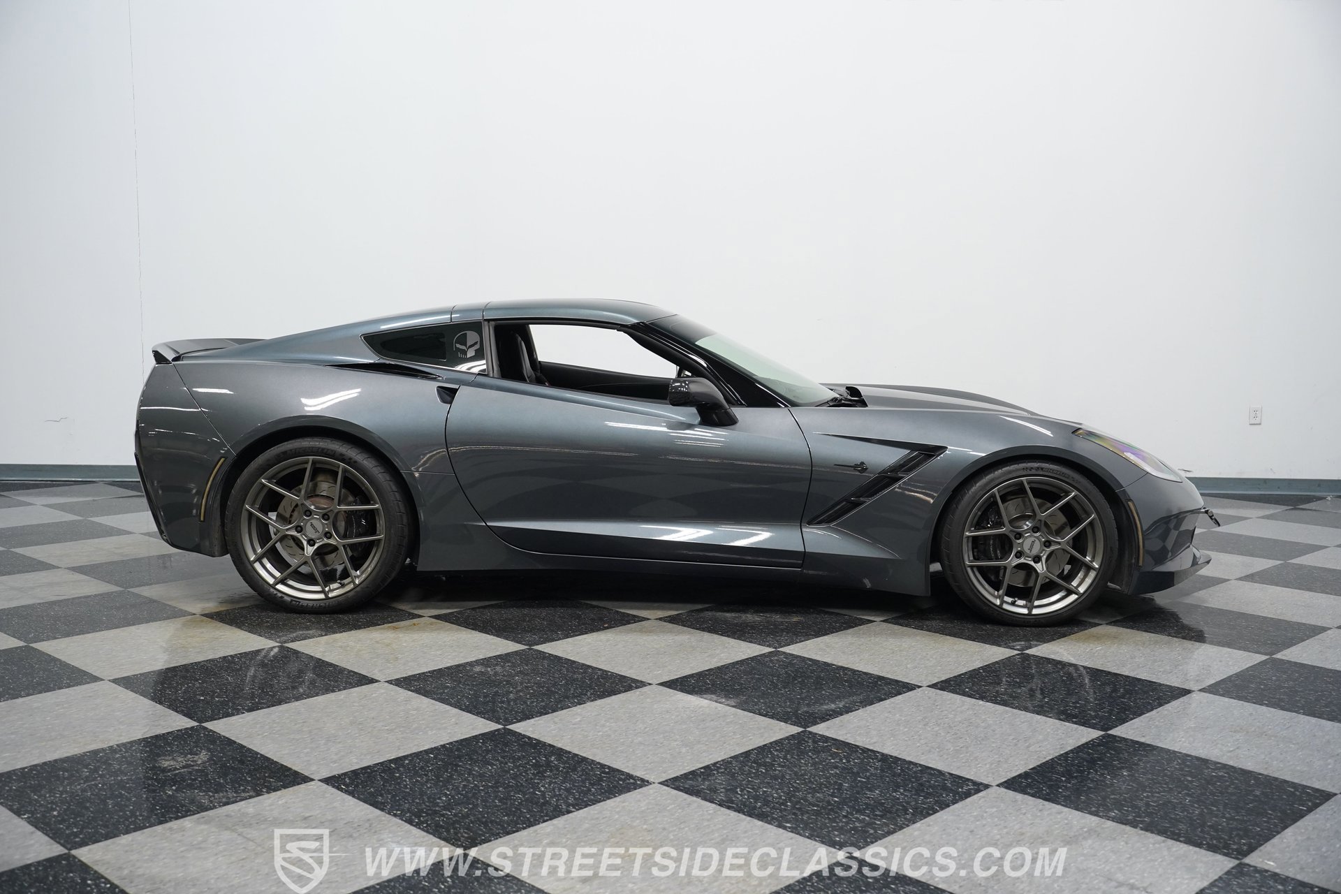 Used 2017 Chevrolet Corvette Stingray Coupe w/ Carbon Flash Badge Package image 14