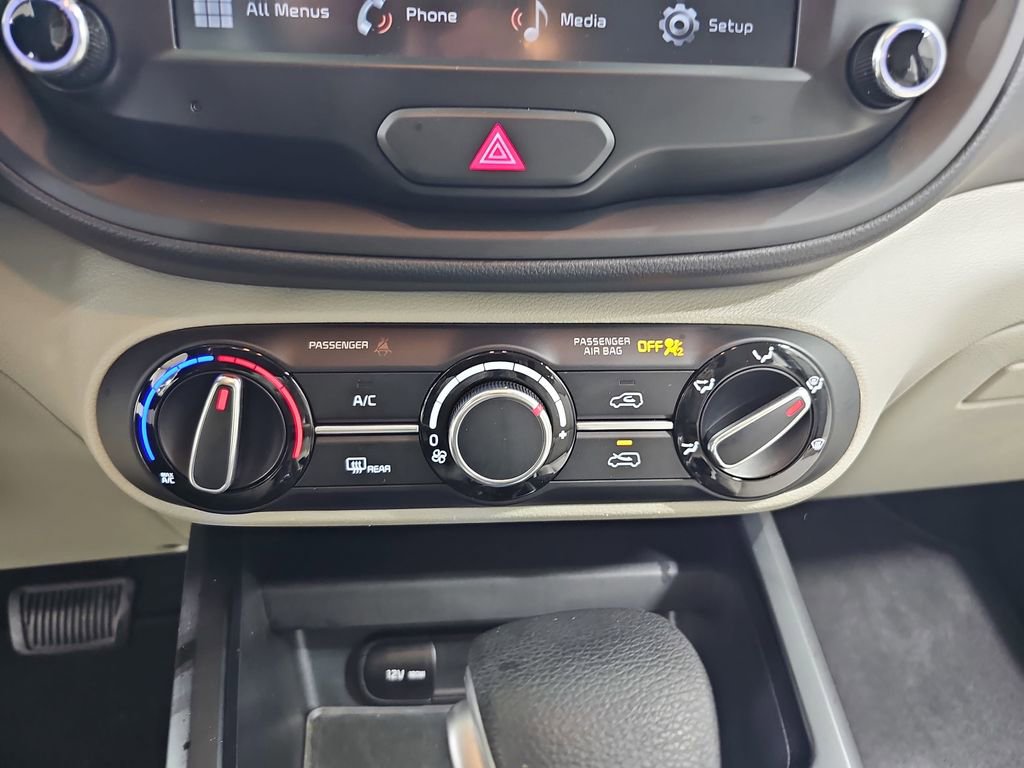 Used 2023 Kia Soul LX image 28