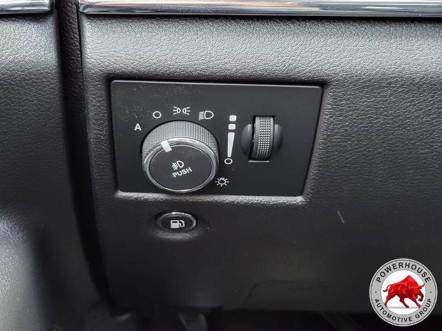 Used 2017 Jeep Grand Cherokee Limited image 28