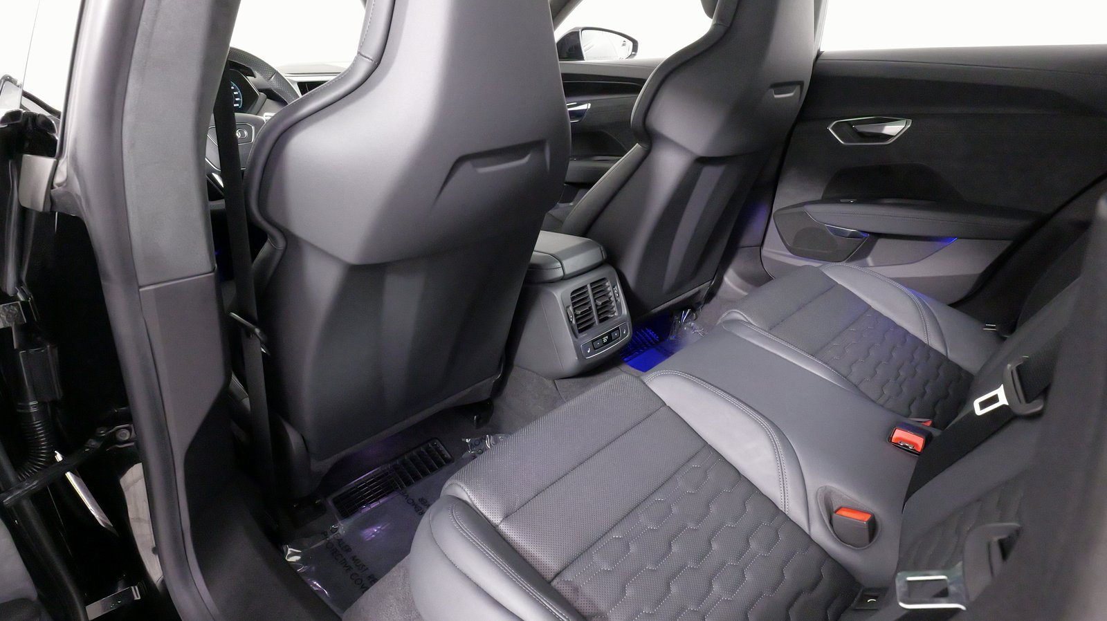 Used 2024 Audi RS e-tron GT w/ Carbon Performance Package image 35