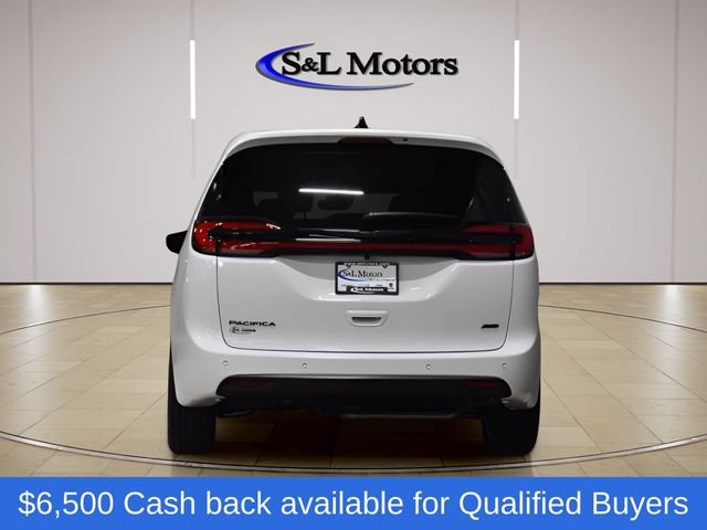 New 2026 Chrysler Pacifica Select AWD/4WD image 10