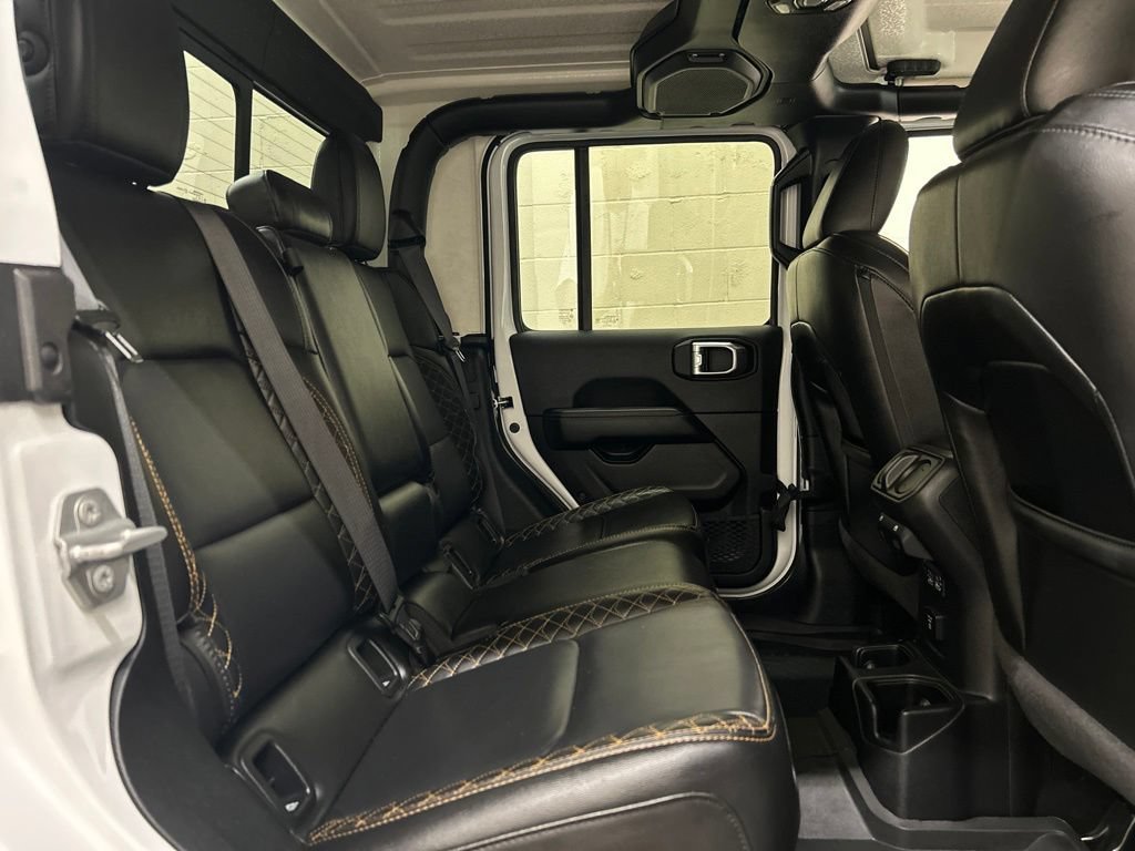 Used 2021 Jeep Gladiator Overland AWD/4WD image 9