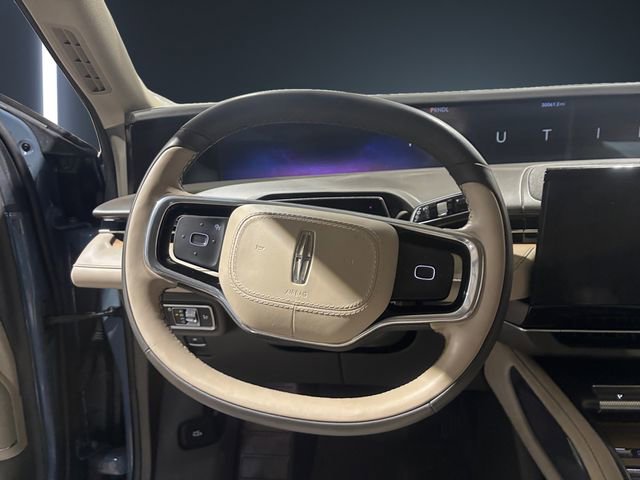 Used 2025 Lincoln Nautilus Reserve w/ Jet Appearance Package image 12