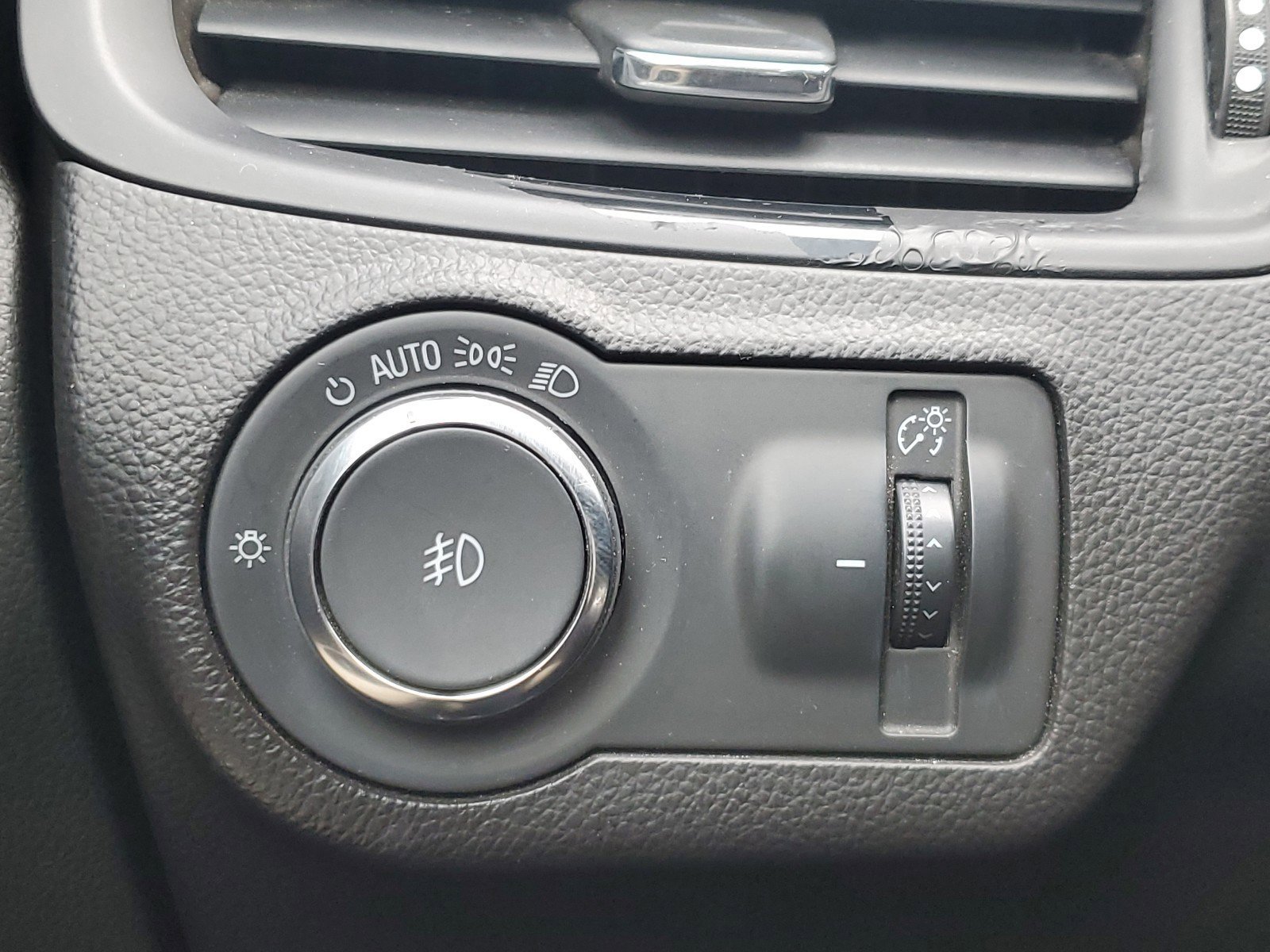 Used 2020 Buick Envision Essence w/ LPO, Cargo Package image 26