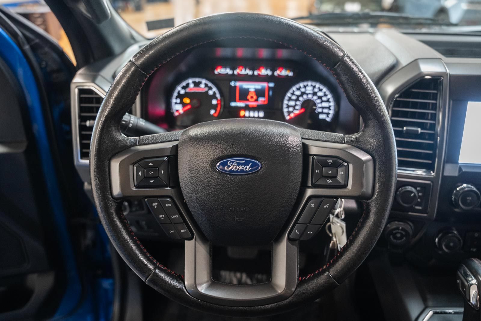 Used 2019 Ford F150 XLT w/ Equipment Group 302A Luxury AWD/4WD image 33