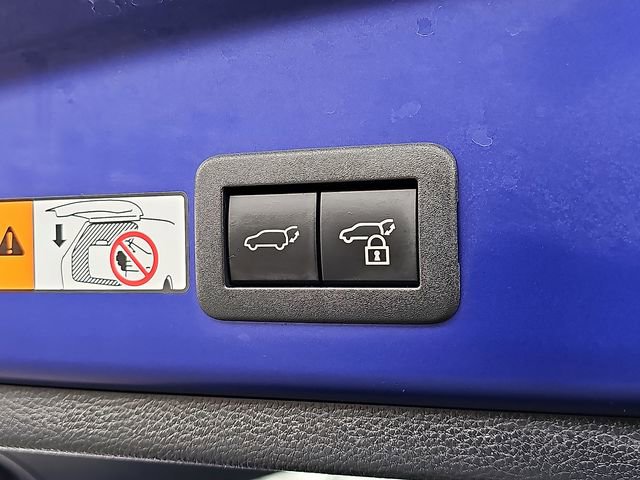 Used 2025 Toyota Corolla Cross XLE w/ Convenience Package image 31