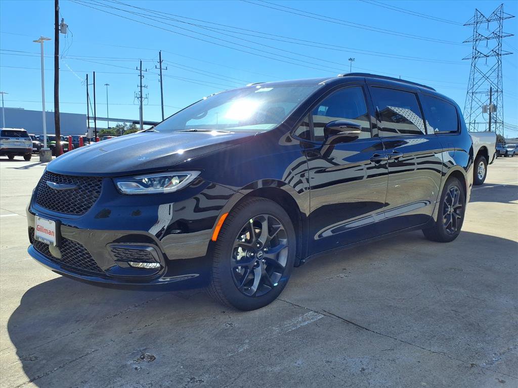 New 2026 Chrysler Pacifica Limited w/ S Appearance Package image 16