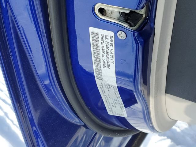 Used 2021 Chrysler Pacifica Touring-L FWD image 32