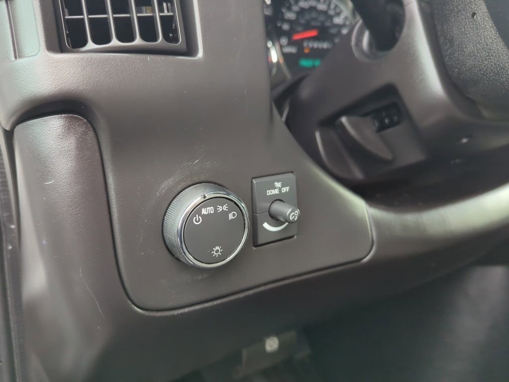 Used 2014 Chevrolet Express 3500 Extended image 23