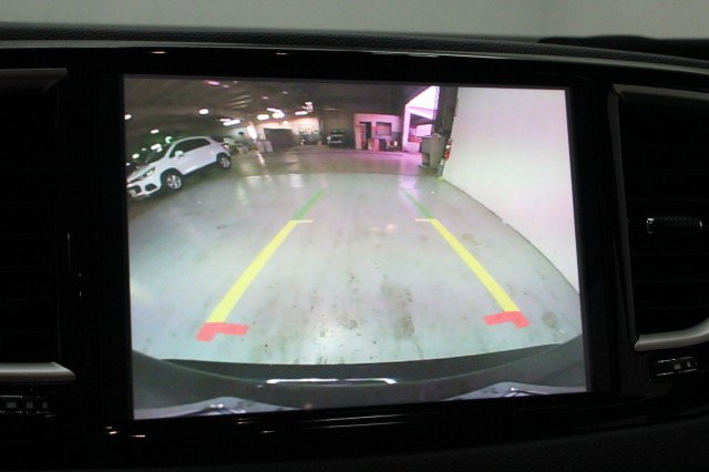 Used 2024 Chrysler Pacifica Touring-L image 17