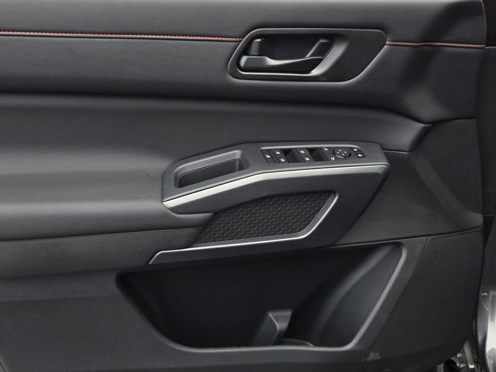 New 2026 Nissan Pathfinder Rock Creek image 18