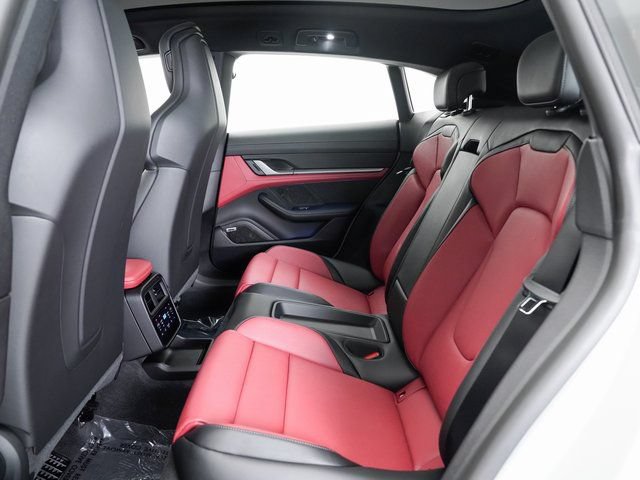 Used 2025 Porsche Taycan 4S AWD/4WD image 23