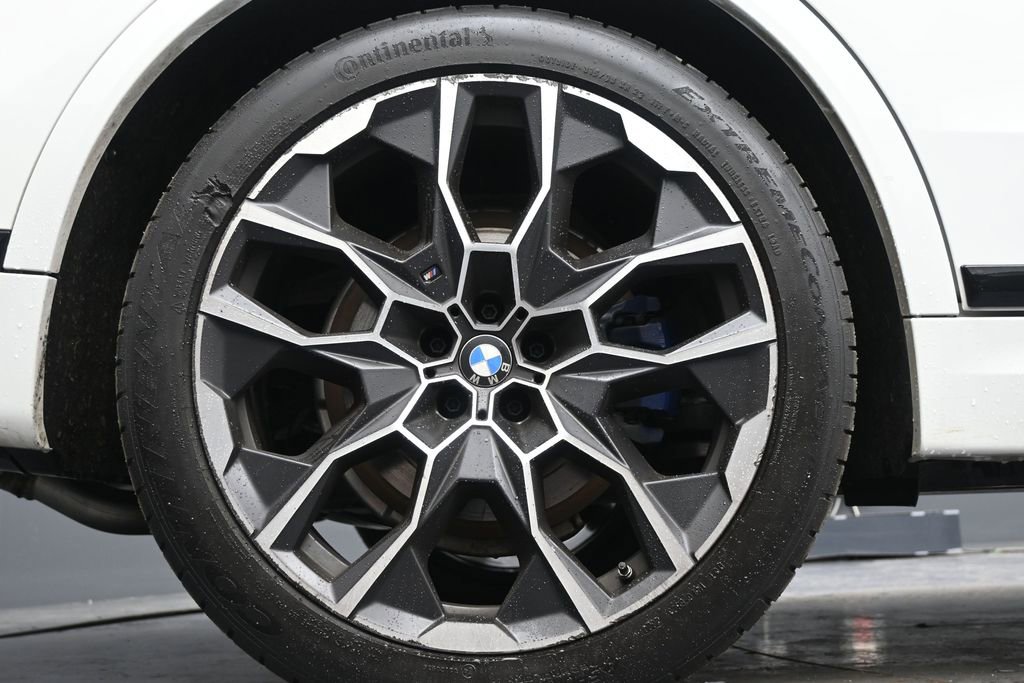 Used 2024 BMW X7 xDrive40i w/ Executive Package image 23