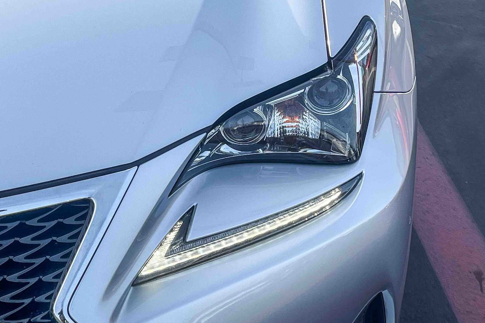 Used 2016 Lexus RC 200t image 7