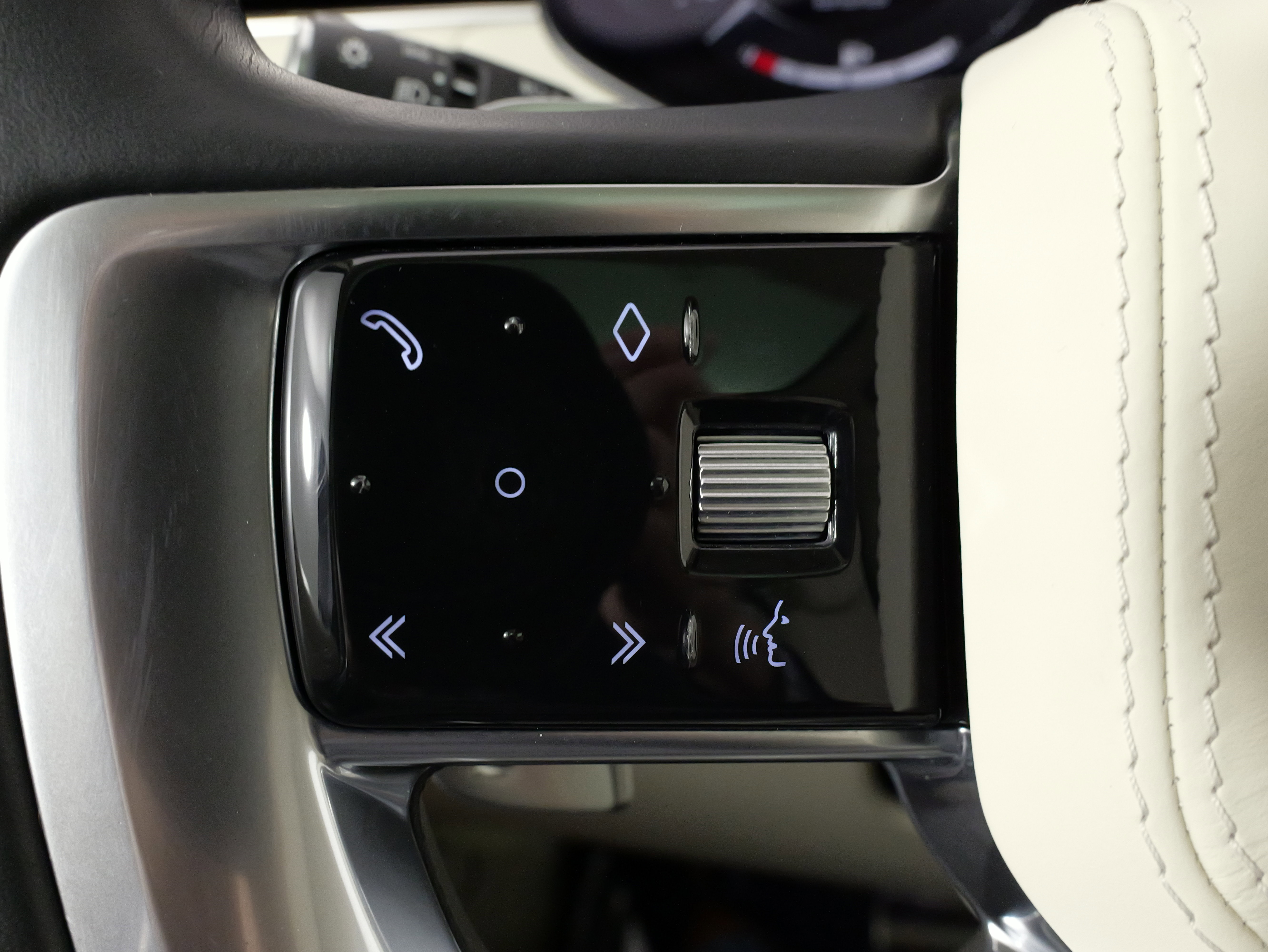 Used 2023 Land Rover Range Rover SE image 41