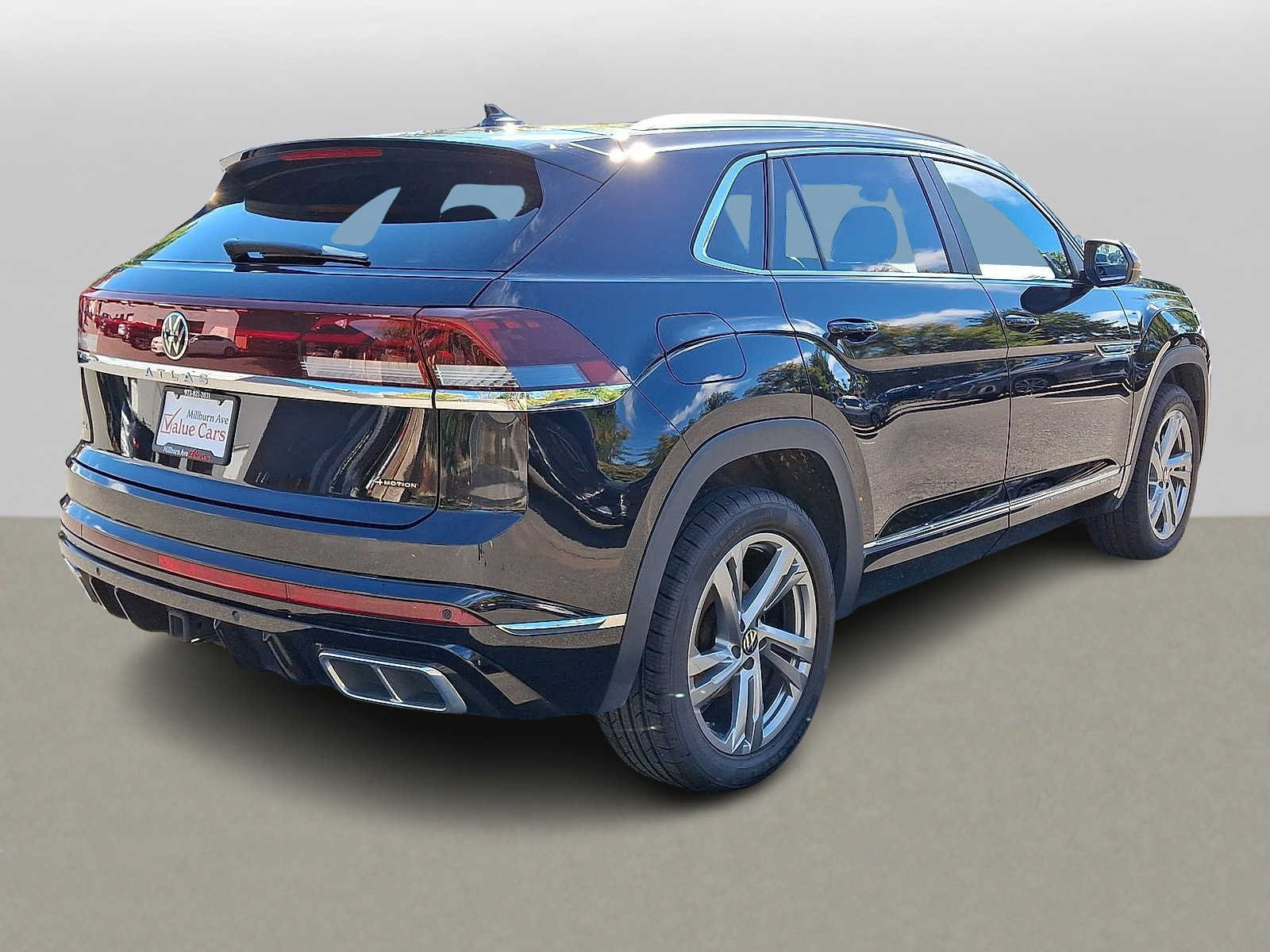 Used 2024 Volkswagen Atlas Cross Sport SEL R-Line AWD/4WD image 31